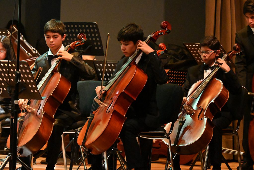 Niños en la Escuela Sinfónica